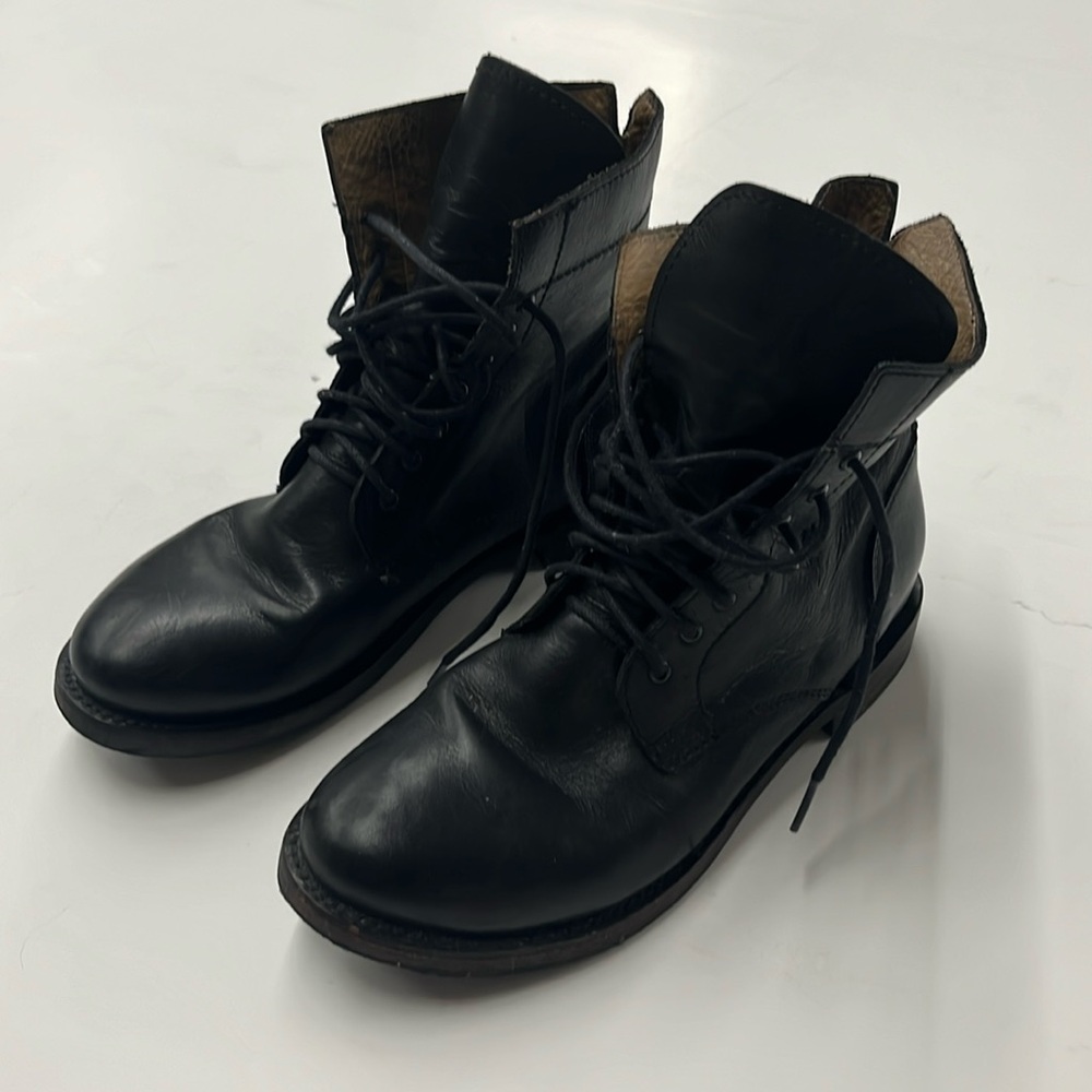 Used Sutro boots in fair/good condition